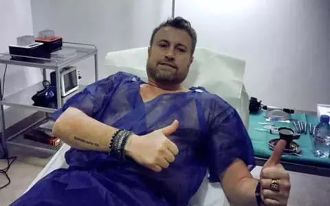 Cătălin Botezatu ajunge din nou pe masa de operație, în Turcia: "Trebuie să o fac când sunt foarte liniștit. Poate în perioada aceea așa voi petrece vacanța"