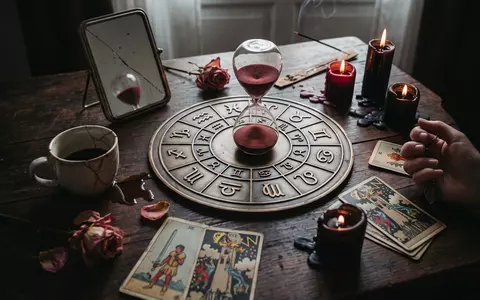 Horoscop săptămânal 19 - 25 octombrie 2026. Regrete, conflicte și zile tensionate