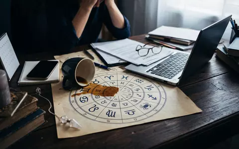 Horoscop 14 octombrie 2026. Două zodii au parte de ghinion în plan profesional
