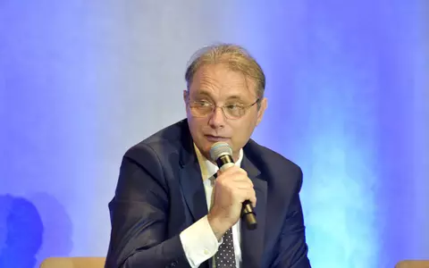 Luca Niculescu, atacat de Sorin Grindeanu și George Simion, după ce a fost desemnat premier: "E tot o marionetă. Zero voturi de la AUR". PSD decide marți dacă îl susține pe Niculescu / Reacția PNL