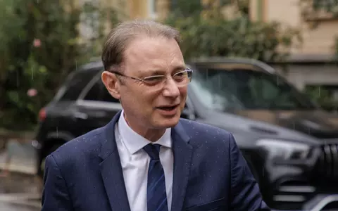 Guvernul Niculescu propune scutire de CASS pentru mamele cu copii sub 2 ani. Indemnizația de creștere a copilului, plătită și după revenirea la muncă: "Să păstreze încă 6 luni"