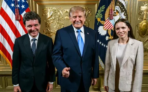 Cum s-au fotografiat Mirabela Grădinaru și Nicușor Dan cu Donald Trump, la New York. Președintele a publicat abia acum imaginea: "O onoare!"