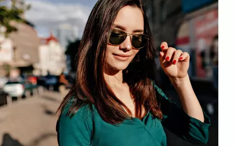 De la oraș la concediu: accesoriile care pot schimba complet o ținută simplă