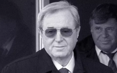 Victor Pițurcă, Anghel Iordănescu și Viorel Hrebenciuc, îndurerați la priveghiul lui Viorel Păunescu. Imagini sfâșietoare de la Biserica Sfântul Elefterie Vechi din Capitală: „A fost un prieten foarte bun. I-a venit și lui sfârșitul”