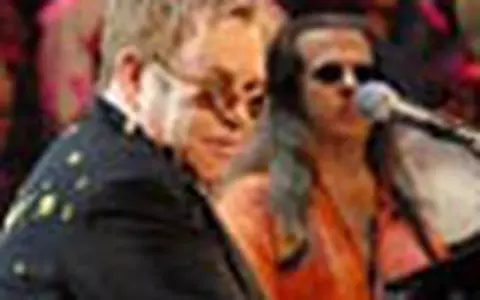 Sexagenarii pe val: Elton John
