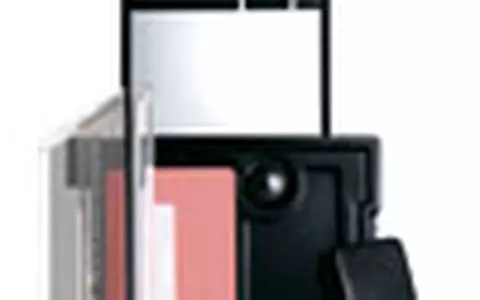Fard de obraz cu aplicator si oglinda de la Revlon