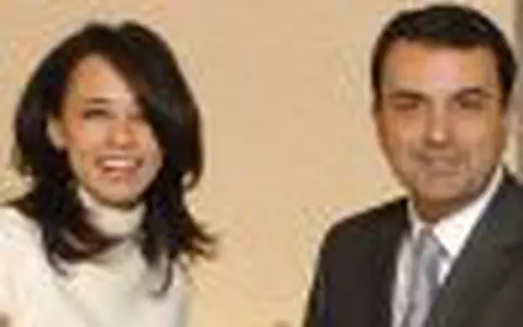 Andreea Raicu - Exista viata intre coperte?