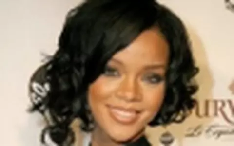 Rihanna si H&M lupta contra SIDA