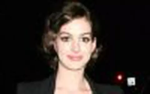 Anne Hathaway, noua imagine Lancome