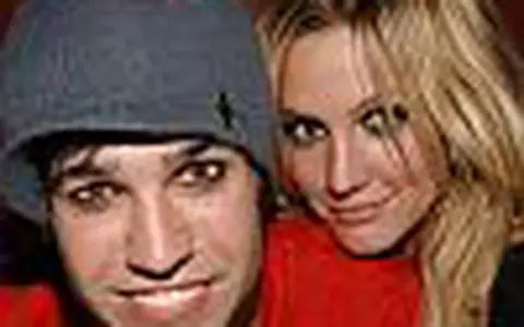 Ashlee Simpson si Pete Wentz - Fiinte cu fite