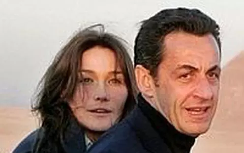 Nicolas Sarkozy si Carla Bruni - Iubire, scandal si diamante la Elysee