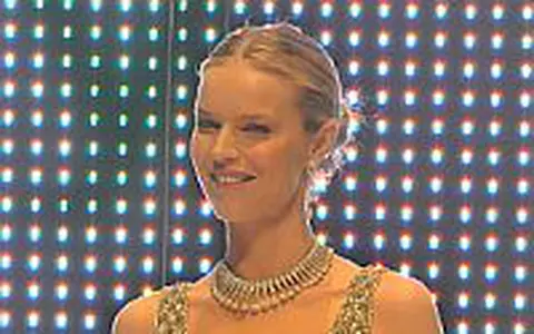 Eva Herzigova a venit in Romania