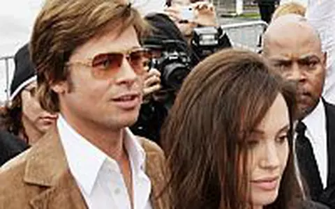 Brad Pitt si Angelina Jolie s-ar putea casatori in iunie