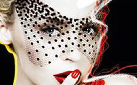Kylie vrea 7 camere de garderoba - Video