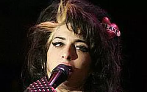 Amy Winehouse - Back to hospital - Video