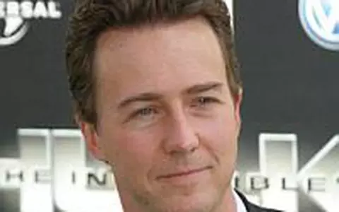 Edward Norton refuza sa-l promoveze pe Hulk - Video