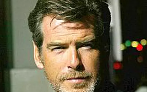Pierce Brosnan face vocalize - Video