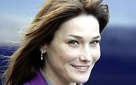 Carla Bruni isi doreste un copil