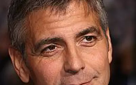 George Clooney recidiveaza - Video