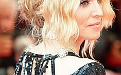 Madonna si-a inceput turneul cu un show incendiar la Cardiff