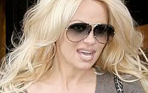 Pamela Anderson neaga idila sa cu Michael Jackson
