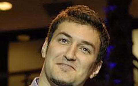 Smiley se misca bine pe catwalk - VIDEO