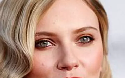 Scarlett Johansson ii ajuta pe bolnavii de SIDA din Rwanda