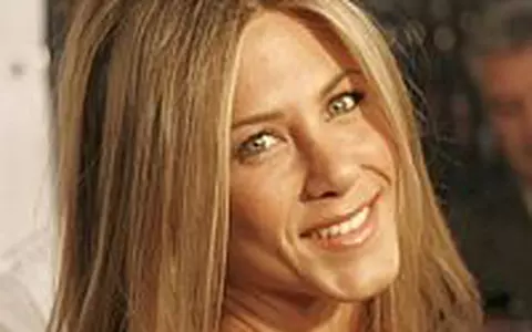 Jennifer Aniston vrea sa-l recucereasca pe John Mayer