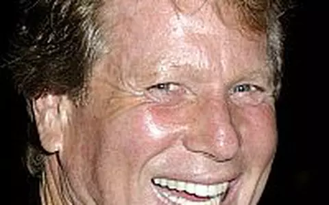 Ryan O’Neal a fost acuzat de posesie de droguri