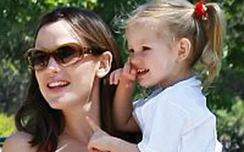Jennifer Garner - Trei plus unu