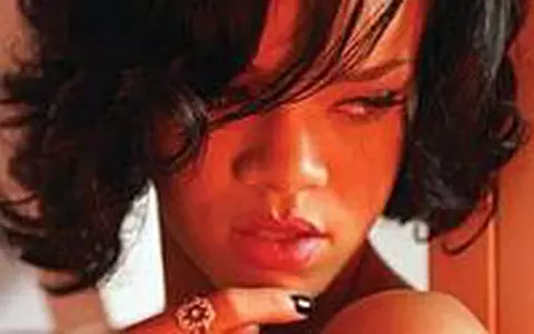 Rihanna lanseaza albumul ”Good Girl Gone Bad The Remixes” - VIDEO