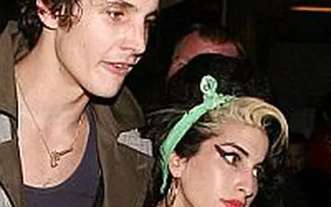 Amy Winehouse nu vrea sa divorteze