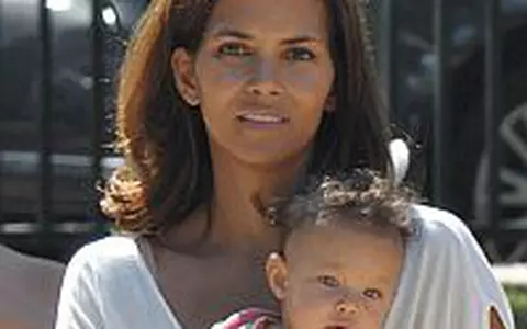 Halle Berry isi mai doreste copii