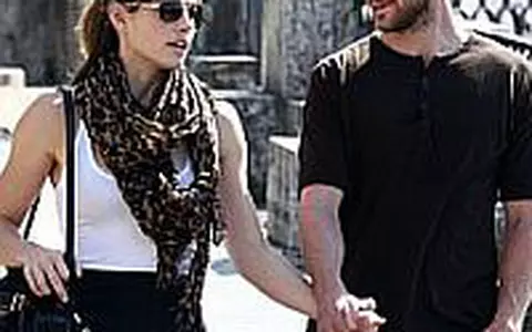 Justin Timberlake si Jessica Biel se muta impreuna