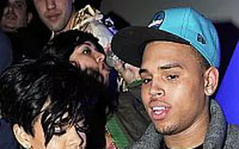 Rihanna si Chris Brown - La un pas de reconciliere?
