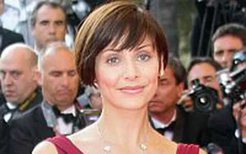 Natalie Imbruglia neaga relatia cu Printul Harry - VIDEO