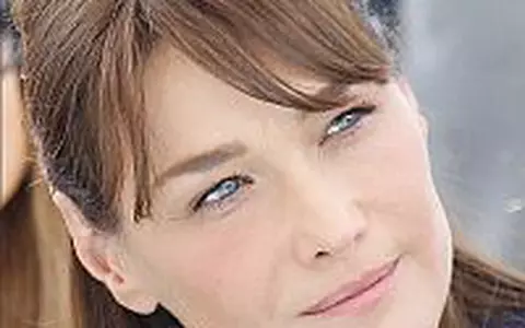 Carla Bruni-Sarkozy se gandeste sa adopte un copil