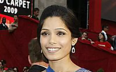 Freida Pinto, viitoarea imagine Estee Lauder?