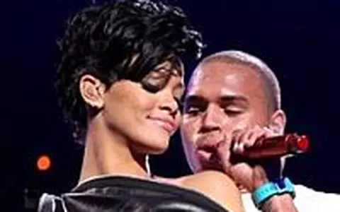 Rihanna si Chris Brown au inregistrat o piesa sentimentala
