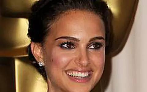 Pericol pentru Angelina! Brad Pitt filmeaza cu Natalie Portman