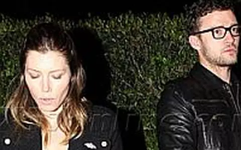 Jessica Biel si Justin Timberlake - Surprinsi de paparazzi la o cina in oras