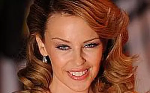 Kylie Minogue a apelat la botox