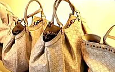 Mengotti aduce Gucci in Romania