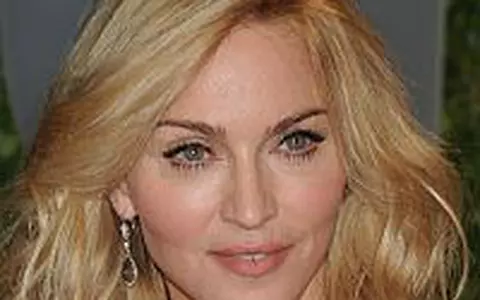 Madonna nu se dezminte. E o Material Girl!