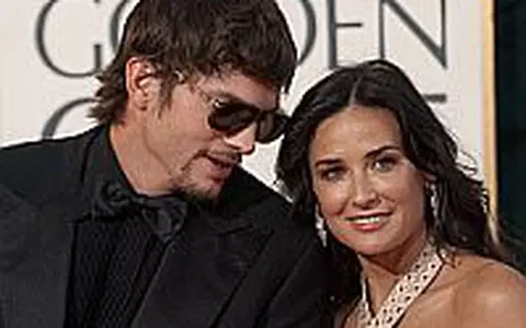Ashton Kutcher si Demi Moore - Nu renunta la Kabala!