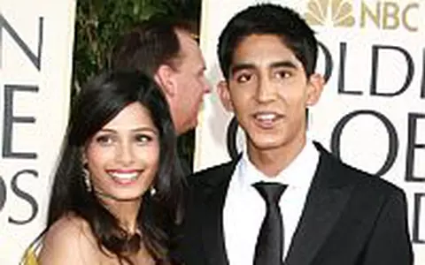 Freida Pinto si Dev Patel sunt impreuna