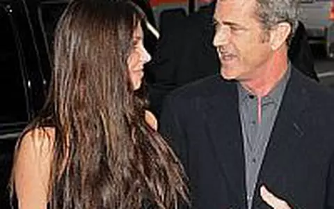 Mel Gibson asteapta un copil de la noua iubita