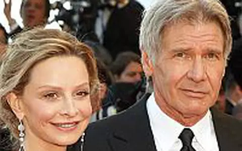Harrison Ford si Calista Flockhart adopta o fetita