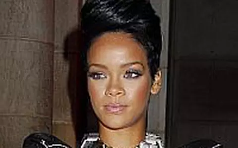 Rihanna, bodyguard-ul si umbrela