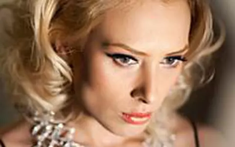 Iulia Vantur